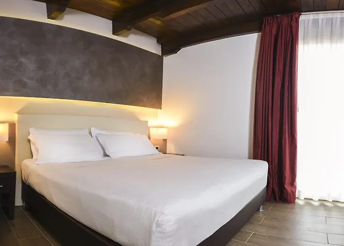 Hotel Western Modena 4*