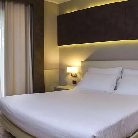 Отель Western Modena 4*