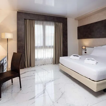 Hotel Western Modena 4*